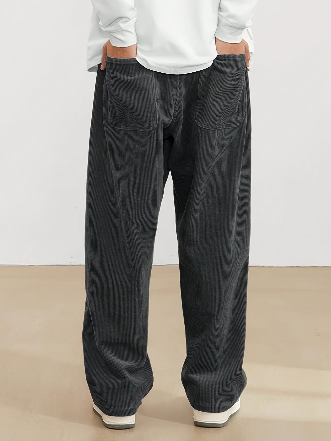 Pantalones de pana con bolsillos para hombre- Braun