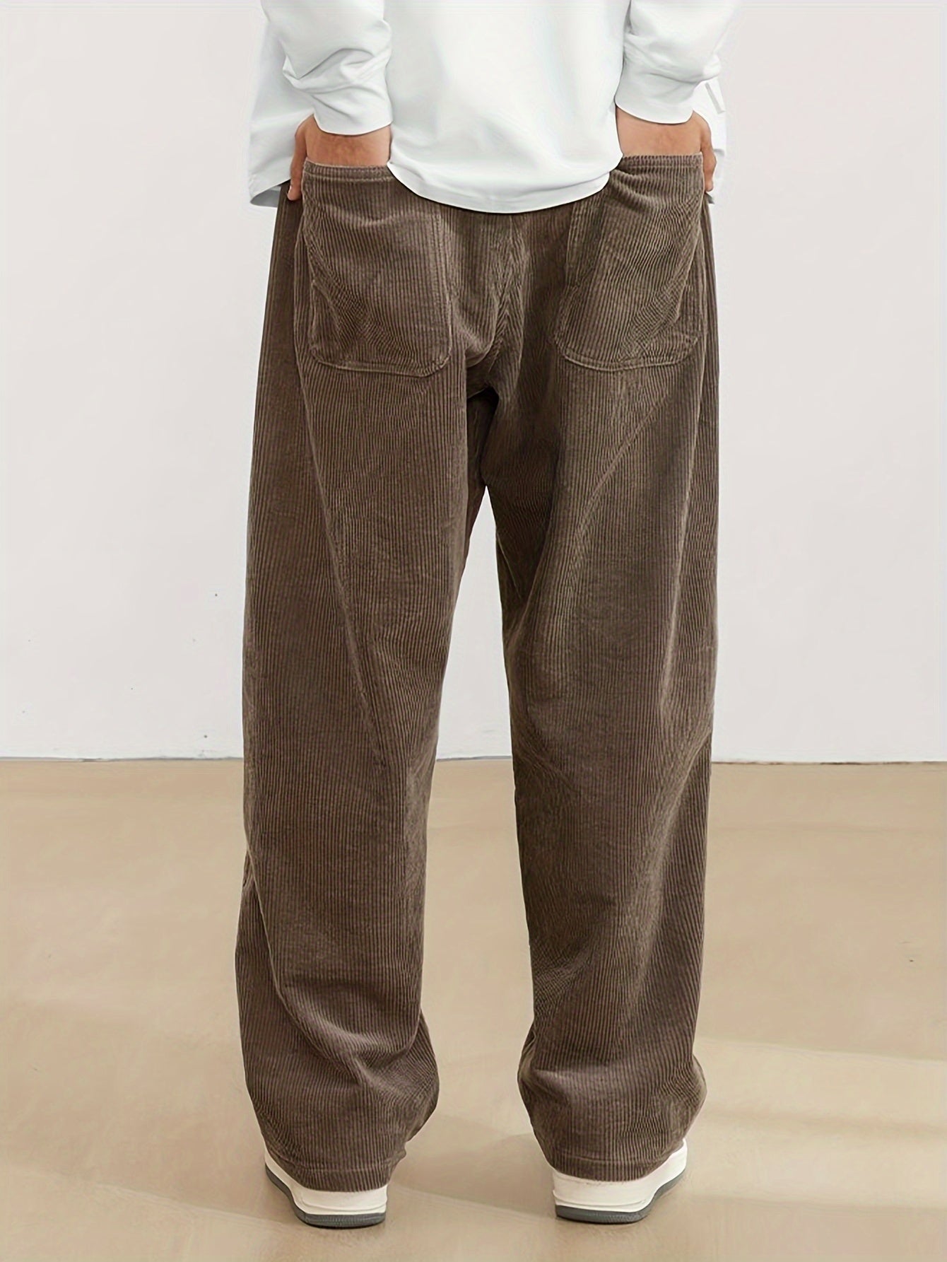 Pantalones de pana con bolsillos para hombre- Braun